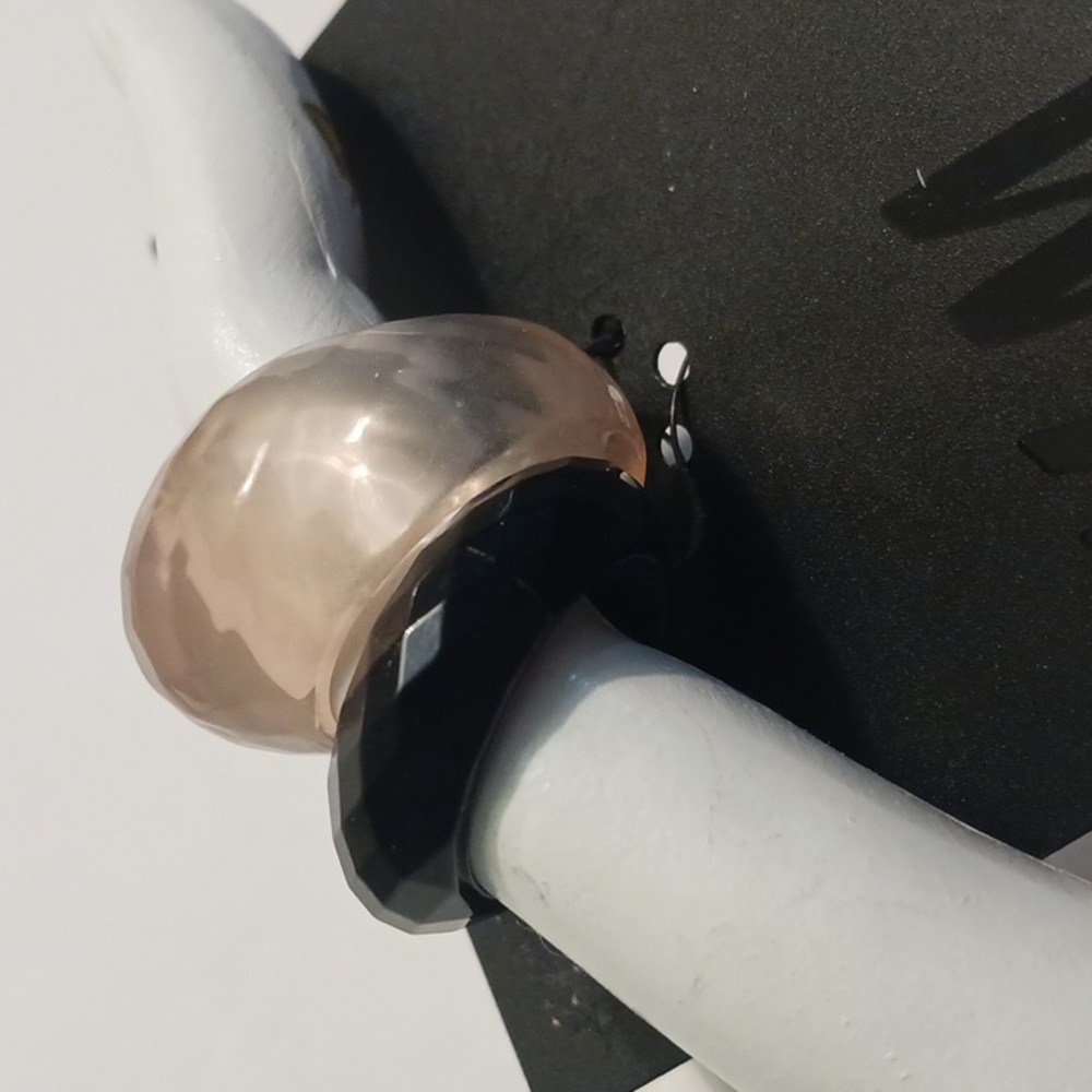 H&M set of 2 plastic rings black and beige Sz. L - Picture 2 of 13